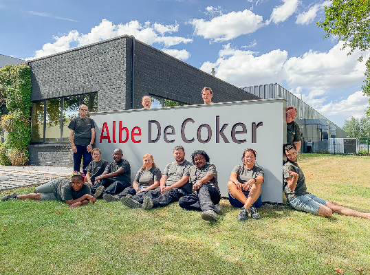 Onze vaste ploeg op locatie bij drukkerij Albe De Coker