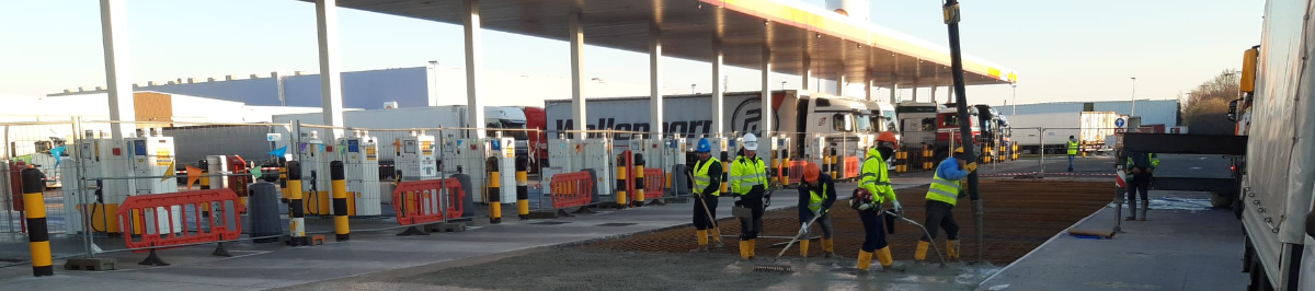 Bouwen van een piste bij een tankstation.